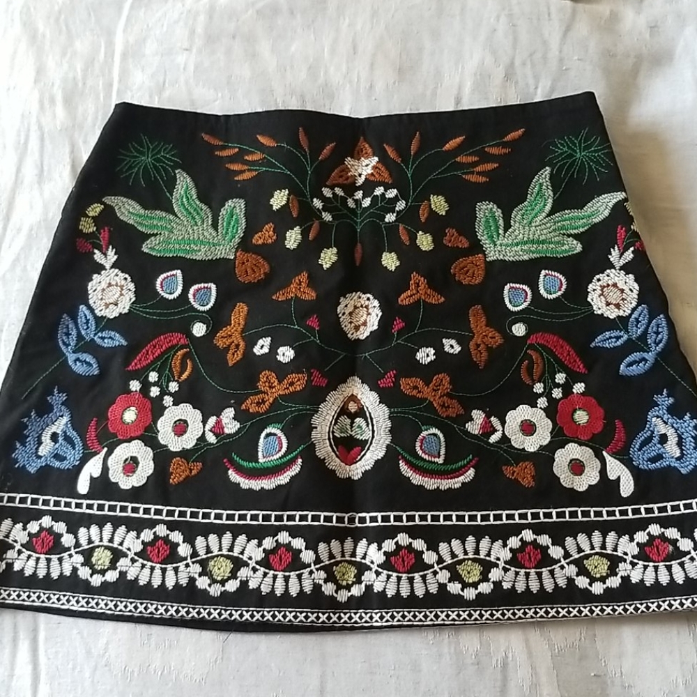Embroidered black skirt